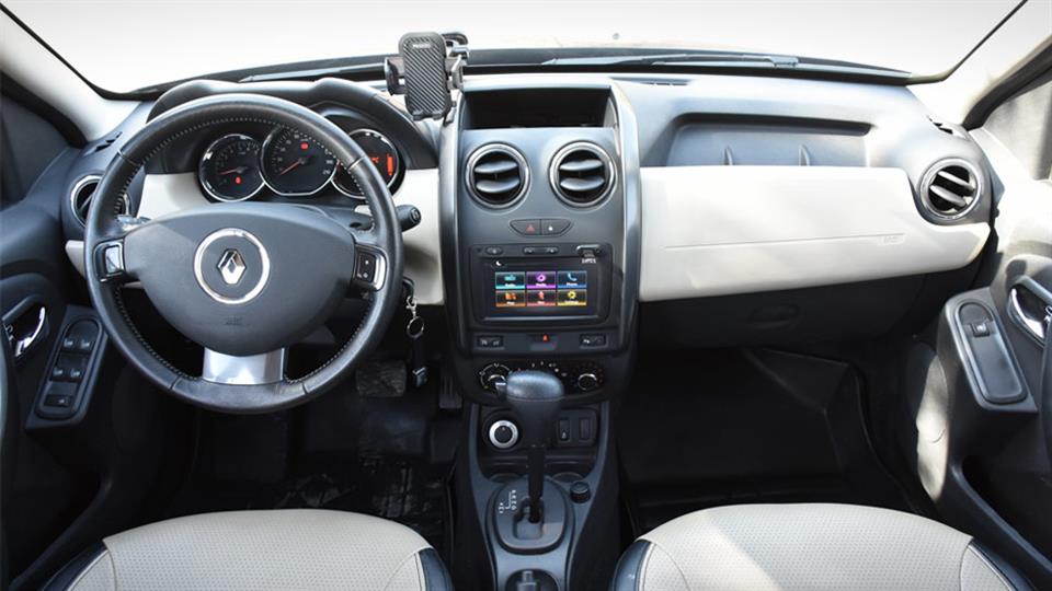 کابین رنو داستر